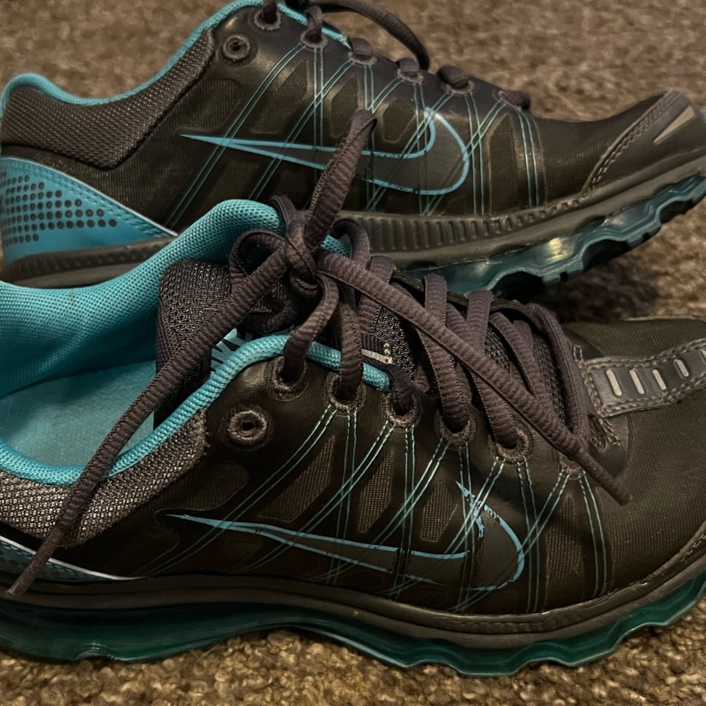 6.5 Gray and Teal Nike Air Max